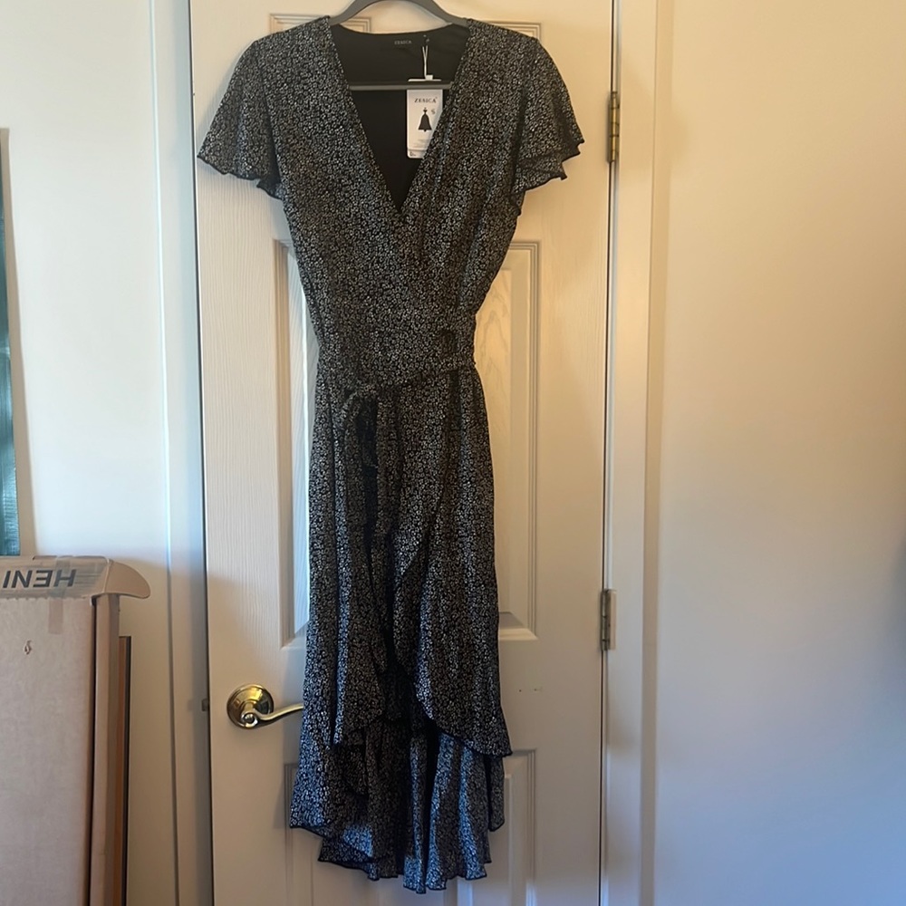 Black and white wrap dress - Picture 2 of 16